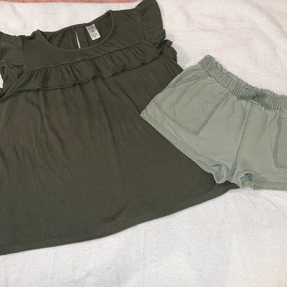 Carter’s Kids Girl’s Green Matching Set (12)